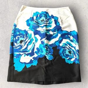 Ricki’s Knee Length Black/Blue Floral Print Skirt Lightweight Size 6
